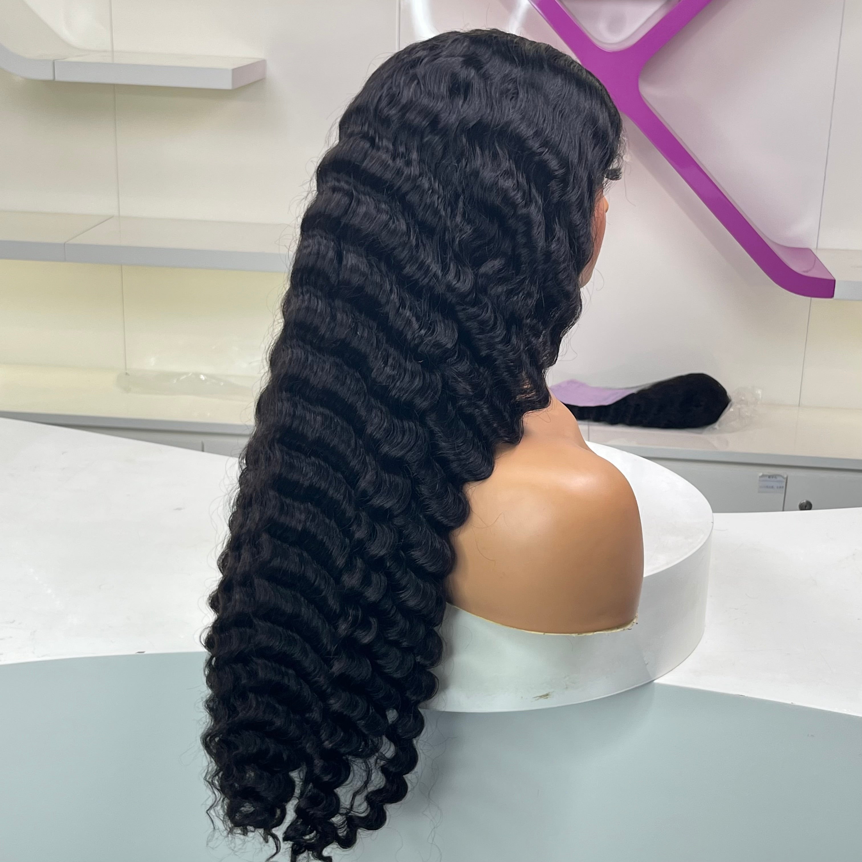 Peluca con nudos blanqueados, densidad del 200 %, sin pegamento, lista para usar, 5x5, cierre HD, onda de piña, raya en C y línea del cabello prearrancada